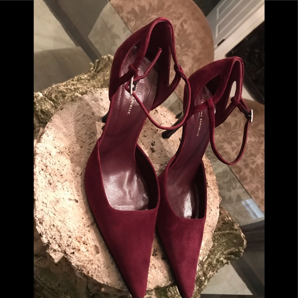 9M NEW Banana Republic suede ankle strap pump